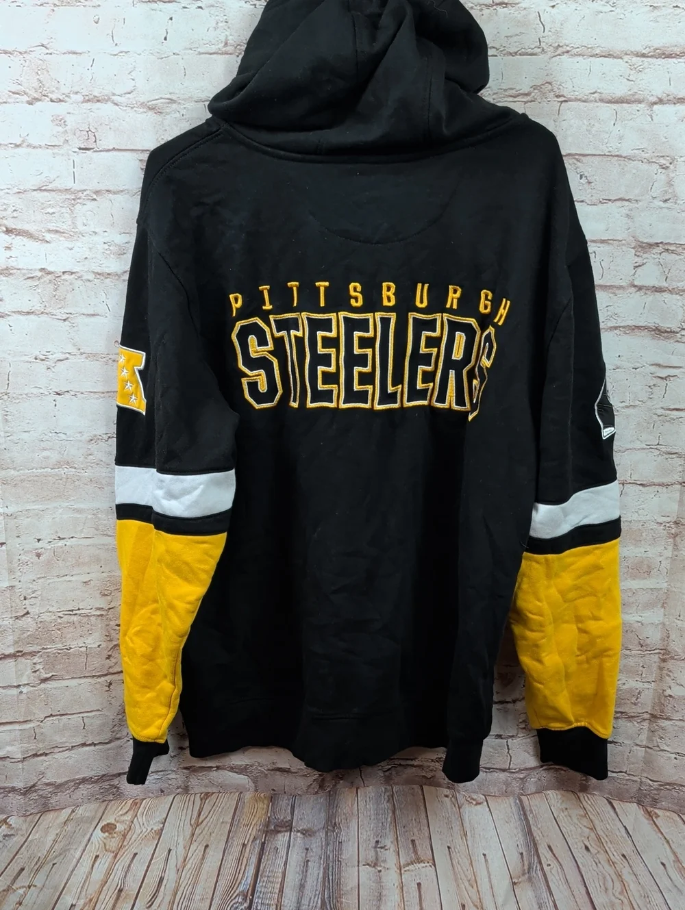 NFL Pittsburgh Steelers Black and Gold  Men's Zip Hoodie Large